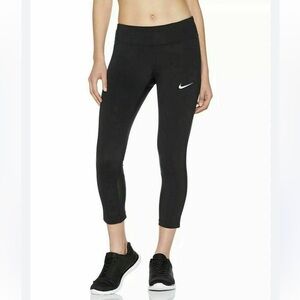 Women’s Nike dry- fit crop leggings